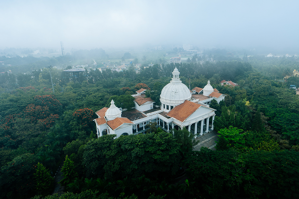 The Impact of Charismatic Leaders in Organization Behaviour